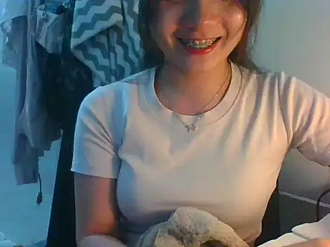 Linzly online show from 09/13/25, 04:29