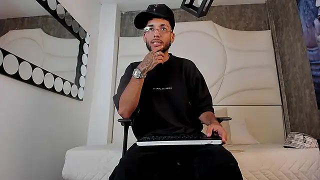 Thiagoferreti online show from 10/01/25, 03:23