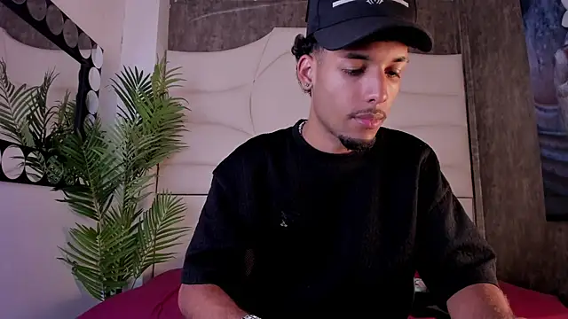 Thiagoferreti online show from 11/12/25, 07:46