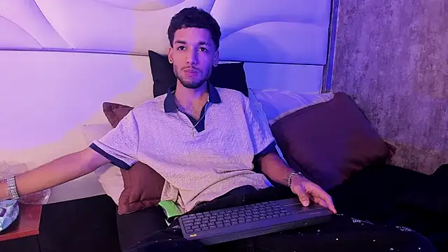 Thiagoferreti online show from 05/05/26, 03:25