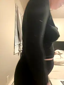 rosecams online show from 10/13/25, 05:51