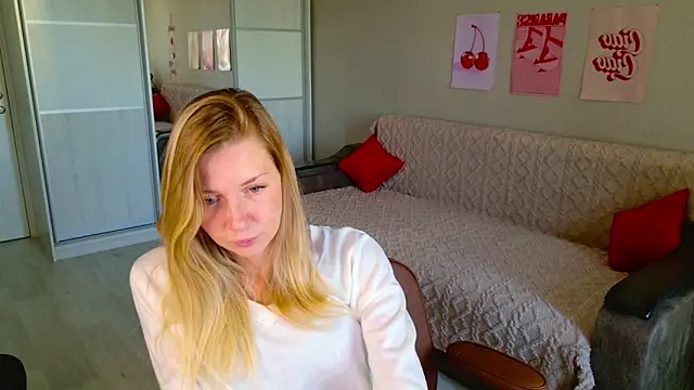 Snapshot of LunaVeda chatting on 09/22/25, 04:36 LunaVeda online show from 09/22/25, 04:36