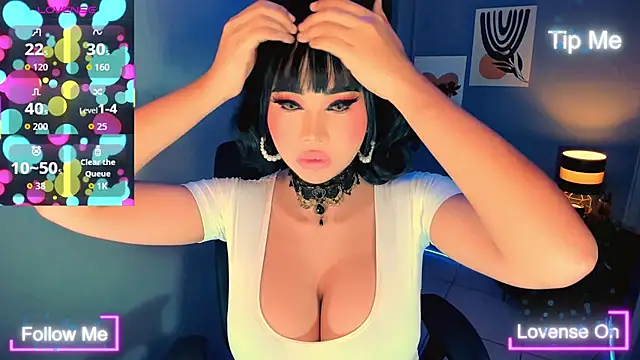 Snapshot of TriciaCumLoader chatting on 11/18/25, 02:10 TriciaCumLoader online show from 11/18/25, 02:10