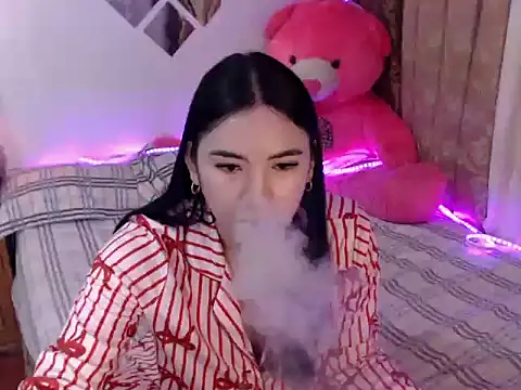 Snapshot of wild_flowerx chatting on 09/20/25, 01:56 wild flowerx online show from 09/20/25, 01:56