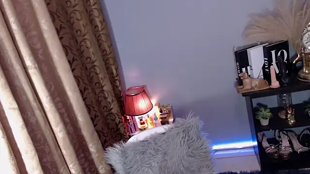 Snapshot of wild_flowerx chatting on 02/26/26, 05:17 wild flowerx online show from 02/26/26, 05:17