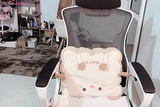    Daisy    online show from 11/15/25, 07:16