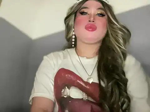 Snapshot of Naughtyrosecum chatting on 10/18/25, 05:03 Naughtyrosecum online show from 10/18/25, 05:03