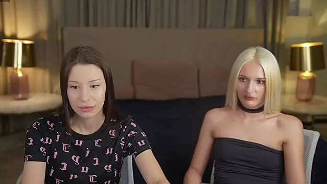 Snapshot of Selena_Glow chatting on 09/16/25, 06:31 Selena Glow online show from 09/16/25, 06:31