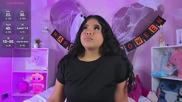 Snapshot of Amanda_Moore chatting on 10/28/25, 04:27 Amanda Moore online show from 10/28/25, 04:27