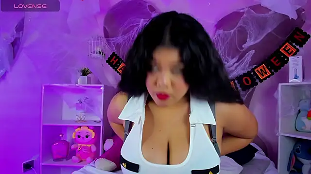 Snapshot of Amanda_Moore chatting on 10/30/25, 04:14 Amanda Moore online show from 10/30/25, 04:14