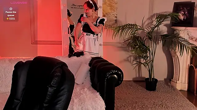 Snapshot of Violet_Griffen chatting on 12/03/25, 03:43 Violet Griffen online show from 12/03/25, 03:43