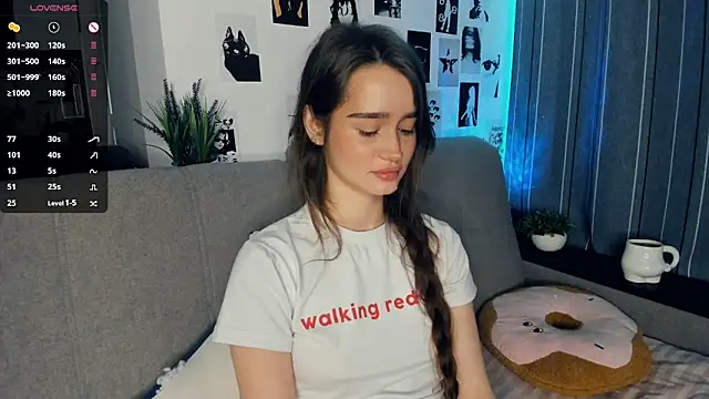 Snapshot of lovelyalivia chatting on 10/22/25, 09:31 lovelyalivia online show from 10/22/25, 09:31