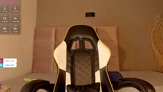 Snapshot of fallon_08 chatting on 10/15/25, 07:58 fallon 08 online show from 10/15/25, 07:58