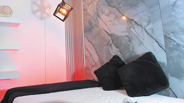 IsabellaMonet online show from 05/25/26, 07:20