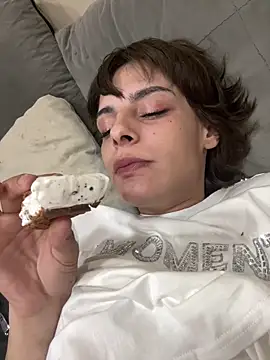 sweetchery999999 online show from 09/21/25, 08:54