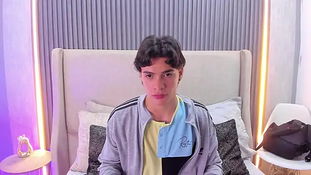 BenitoSaenz online show from 10/04/25, 12:08