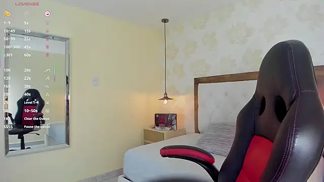 Snapshot of IRISCLARK1 chatting on 11/08/25, 07:34 IRISCLARK1 online show from 11/08/25, 07:34