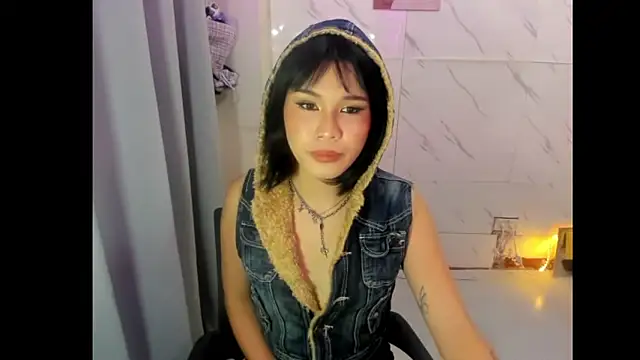Its Ashleigh online show from 06/07/26, 02:59