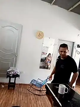 Snapshot of ltoro15 chatting on 11/02/25, 03:58 ltoro15 online show from 11/02/25, 03:58