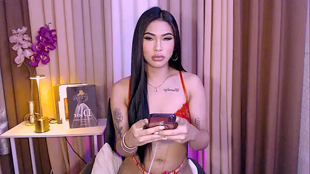 Snapshot of Megan_sativa chatting on 11/17/25, 06:19 Megan sativa online show from 11/17/25, 06:19