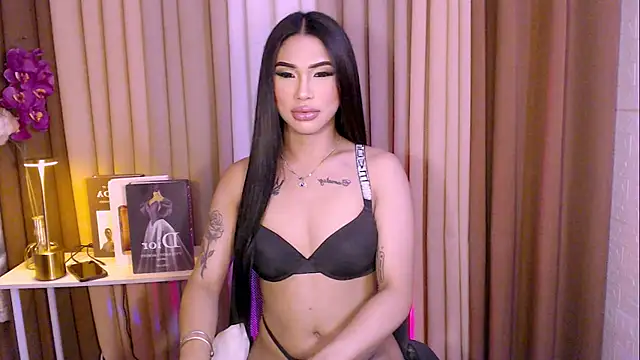 Snapshot of Megan_sativa chatting on 11/20/25, 08:03 Megan sativa online show from 11/20/25, 08:03