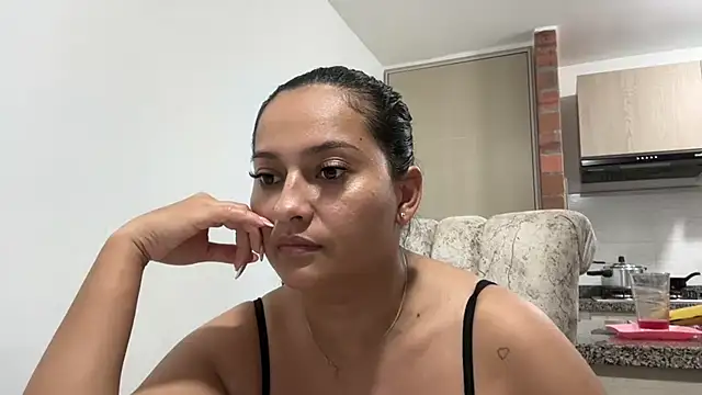 Sophia copper online show from 10/17/25, 03:42