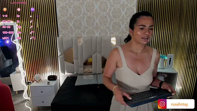 Rosalind tay online show from 09/29/25, 10:31