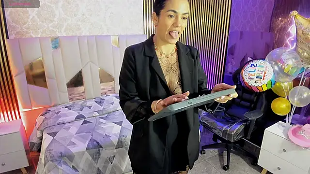 Rosalind tay online show from 10/15/25, 11:54