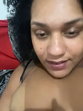 Snapshot of morenaluaa chatting on 09/18/25, 01:18 morenaluaa online show from 09/18/25, 01:18