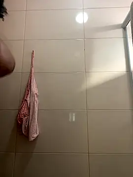 Snapshot of morenaluaa chatting on 10/18/25, 10:27 morenaluaa online show from 10/18/25, 10:27