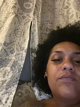 Snapshot of morenaluaa chatting on 10/21/25, 12:55 morenaluaa online show from 10/21/25, 12:55