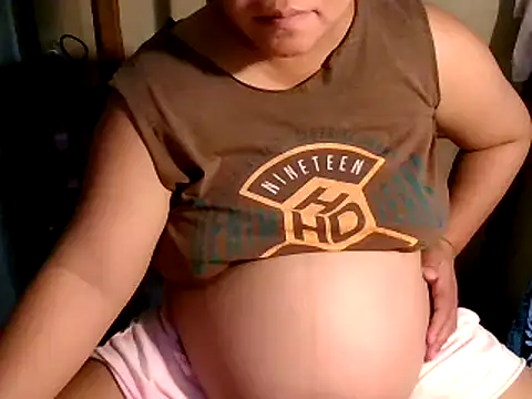 Snapshot of sweet_amaraxxx chatting on 12/15/25, 01:43 sweet amaraxxx online show from 12/15/25, 01:43