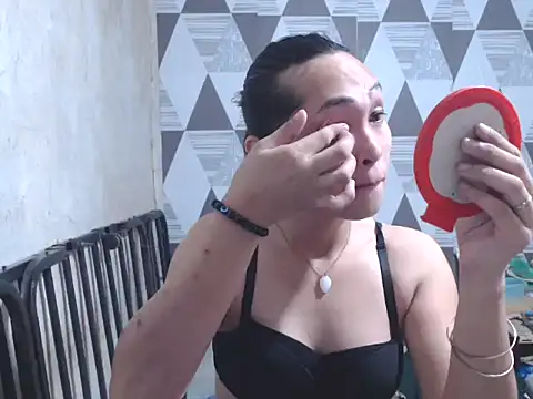 Snapshot of Wiynwyn_Delamerced1989 chatting on 12/14/25, 10:14 Wiynwyn Delamerced1989 online show from 12/14/25, 10:14