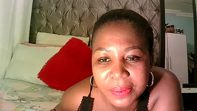 Pookie1990 online show from 10/25/25, 03:51