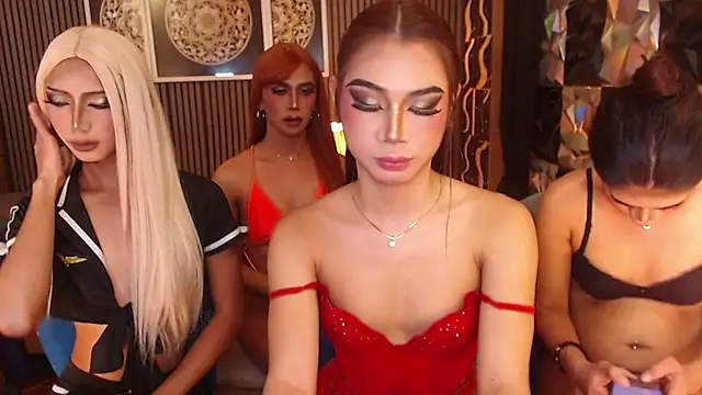 BigCockMaxineTS online show from 07/28/26, 09:15