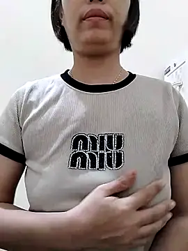 Snapshot of love_sexy090 chatting on 10/31/25, 01:01 love sexy090 online show from 10/31/25, 01:01