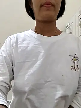 Snapshot of love_sexy090 chatting on 11/01/25, 01:13 love sexy090 online show from 11/01/25, 01:13