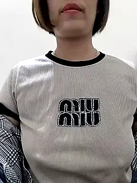 Snapshot of love_sexy090 chatting on 11/04/25, 12:04 love sexy090 online show from 11/04/25, 12:04