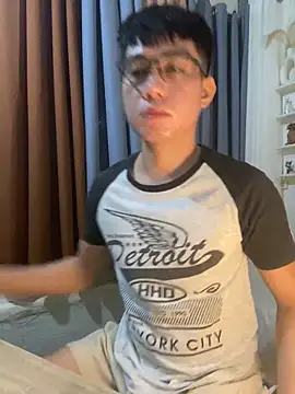 xshyboyx online show from 12/04/25, 11:30