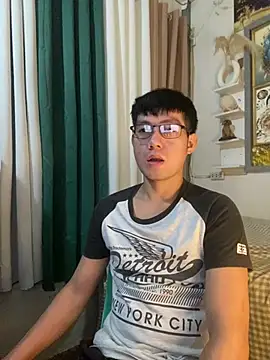 xshyboyx online show from 06/24/26, 12:04