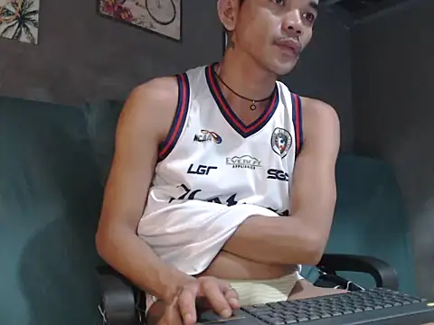 Snapshot of Natsboii chatting on 07/19/26, 09:18 Natsboii online show from 07/19/26, 09:18