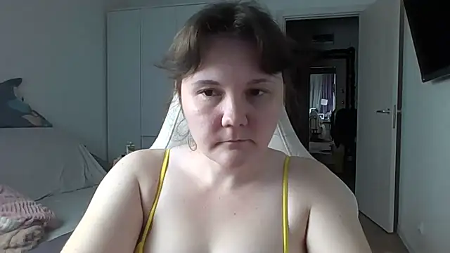 Snapshot of Qaynii chatting on 10/09/25, 07:45 Qaynii online show from 10/09/25, 07:45