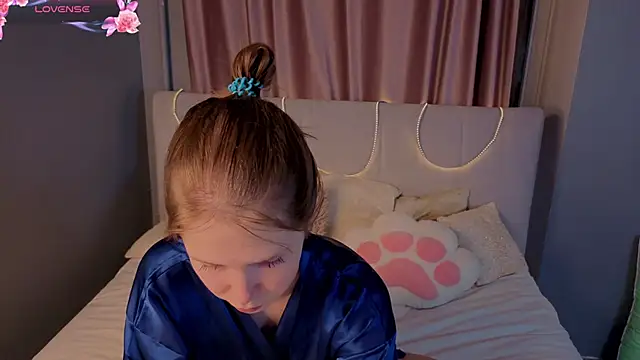 Snapshot of BeatrixCarIeton chatting on 09/12/25, 09:37 BeatrixCarIeton online show from 09/12/25, 09:37