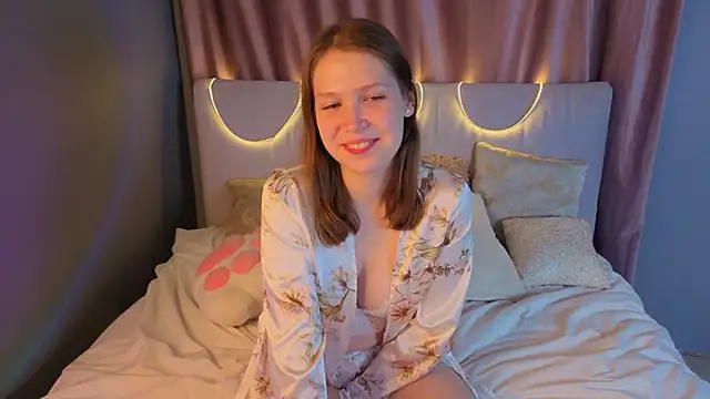 Snapshot of BeatrixCarIeton chatting on 09/17/25, 06:42 BeatrixCarIeton online show from 09/17/25, 06:42