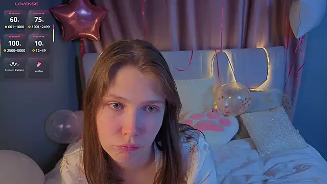 Snapshot of BeatrixCarIeton chatting on 10/04/25, 07:01 BeatrixCarIeton online show from 10/04/25, 07:01