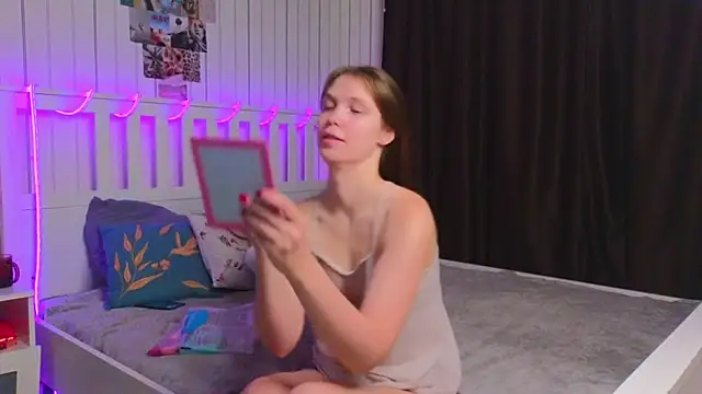 Snapshot of BeatrixCarIeton chatting on 11/08/25, 07:12 BeatrixCarIeton online show from 11/08/25, 07:12