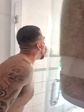 Snapshot of Cnutt310 chatting on 11/08/25, 10:41 Cnutt310 online show from 11/08/25, 10:41