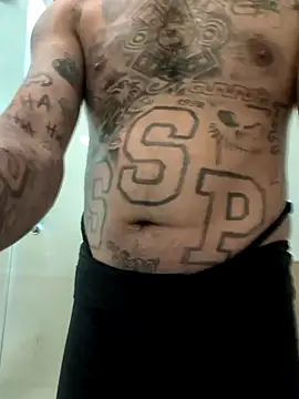 Snapshot of Cnutt310 chatting on 11/28/25, 02:31 Cnutt310 online show from 11/28/25, 02:31