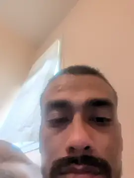 Snapshot of Cnutt310 chatting on 12/13/25, 11:21 Cnutt310 online show from 12/13/25, 11:21