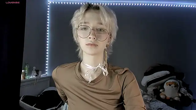 Snapshot of MelissaReis chatting on 11/11/25, 10:04 MelissaReis online show from 11/11/25, 10:04